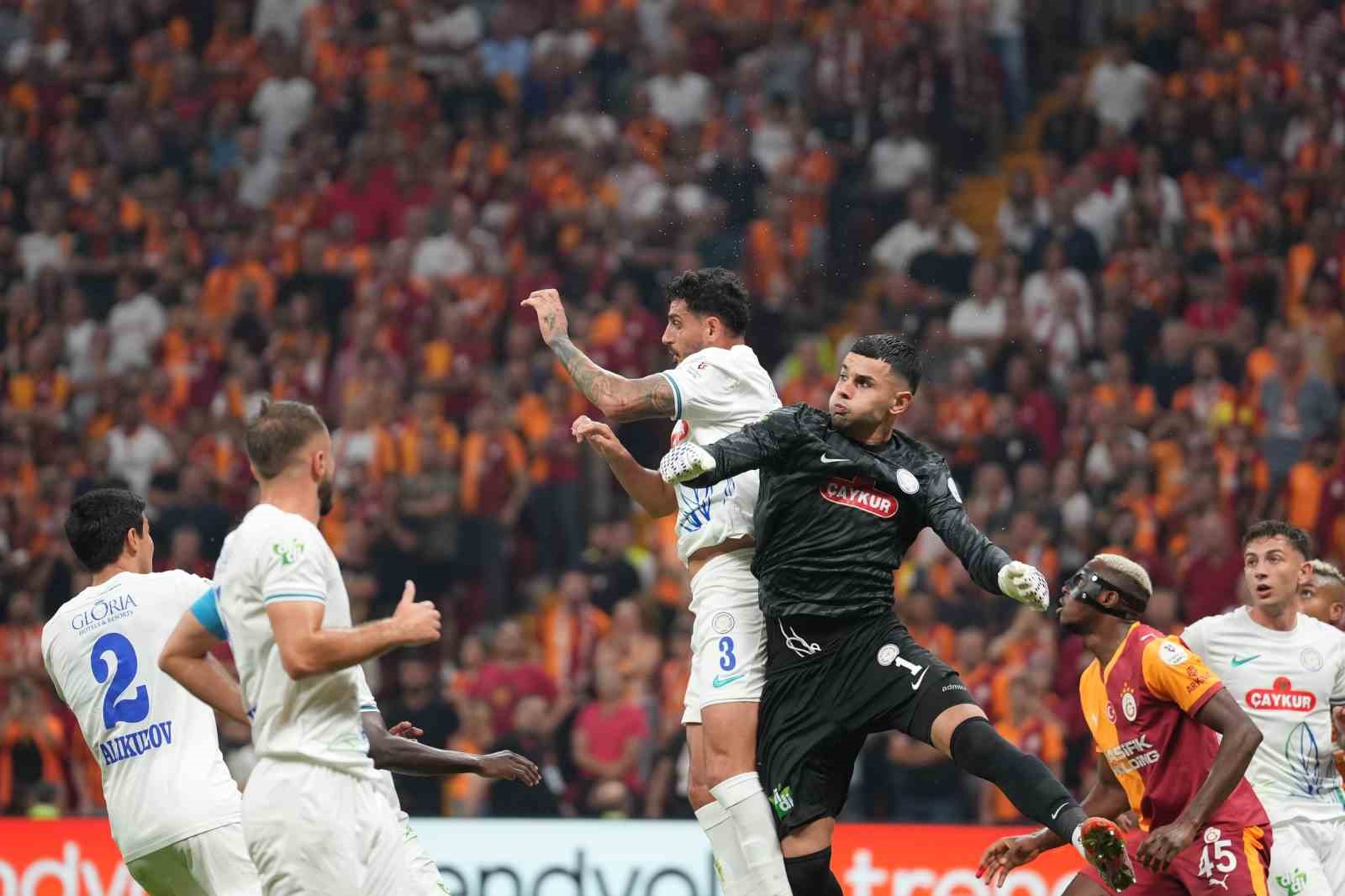 Trendyol Süper Lig: Galatasaray: 0 - Çaykur Rizespor: 0 (Maç devam ediyor)