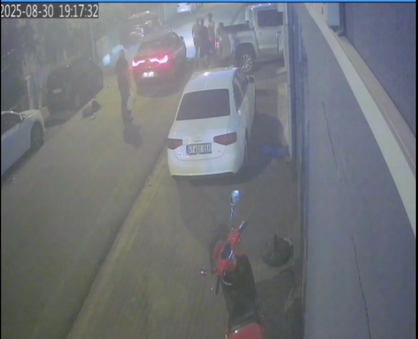 Mardin’de dur ihtarına uymayan sürücü apartmana daldı