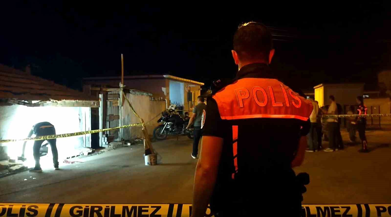 75 yaşındaki adam eşine sinirlenip herkesin gözü önünde intihar etti
