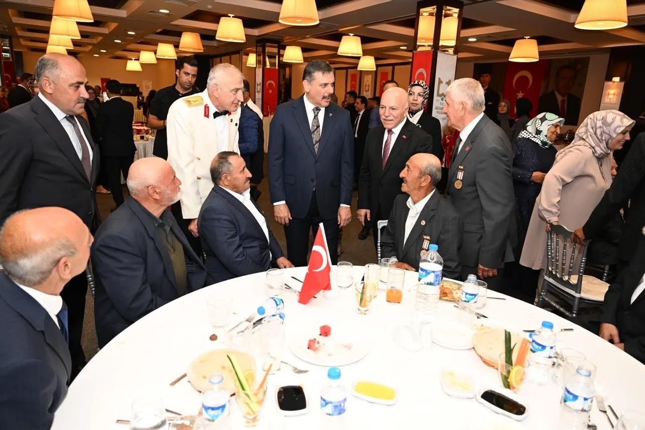 Erzurum&rsquo;da 30 Ağustos Zafer Bayramı resepsiyonu
