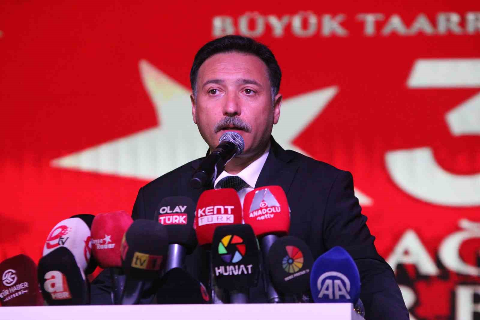 Kayseri&rsquo;de coşkulu 30 Ağustos resepsiyonu
