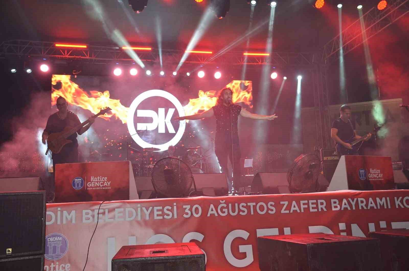 Didim’de 30 Ağustos coşkusu konserle kutlandı