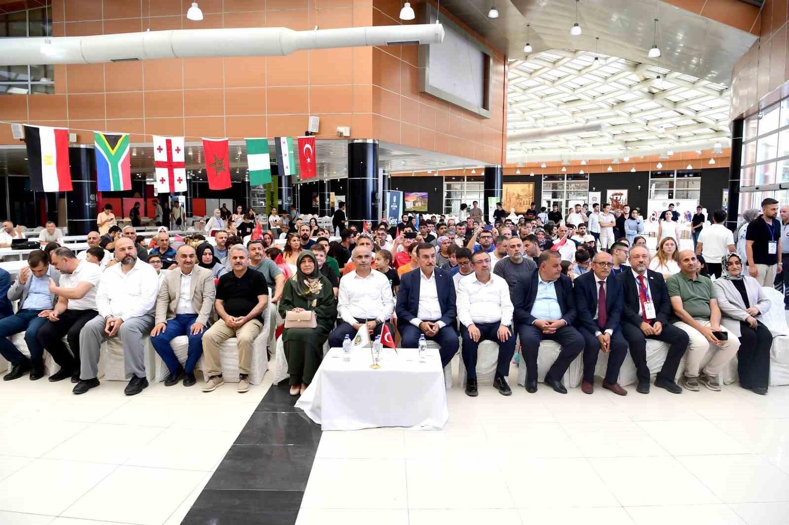 8. Uluslararası Altın Kayısı Satran&ccedil; Turnuvası &ouml;d&uuml;l t&ouml;reni ger&ccedil;ekleştirildi
