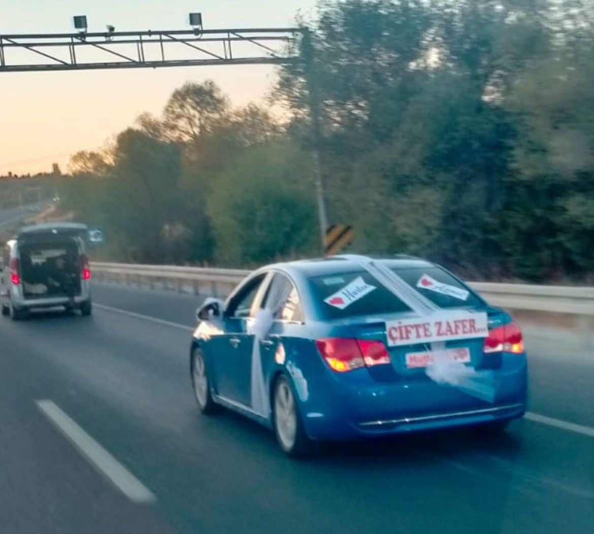 Kütahya’da 30 Ağustos’a özel anlamlı ve güldüren konvoy: "Çifte Zafer"