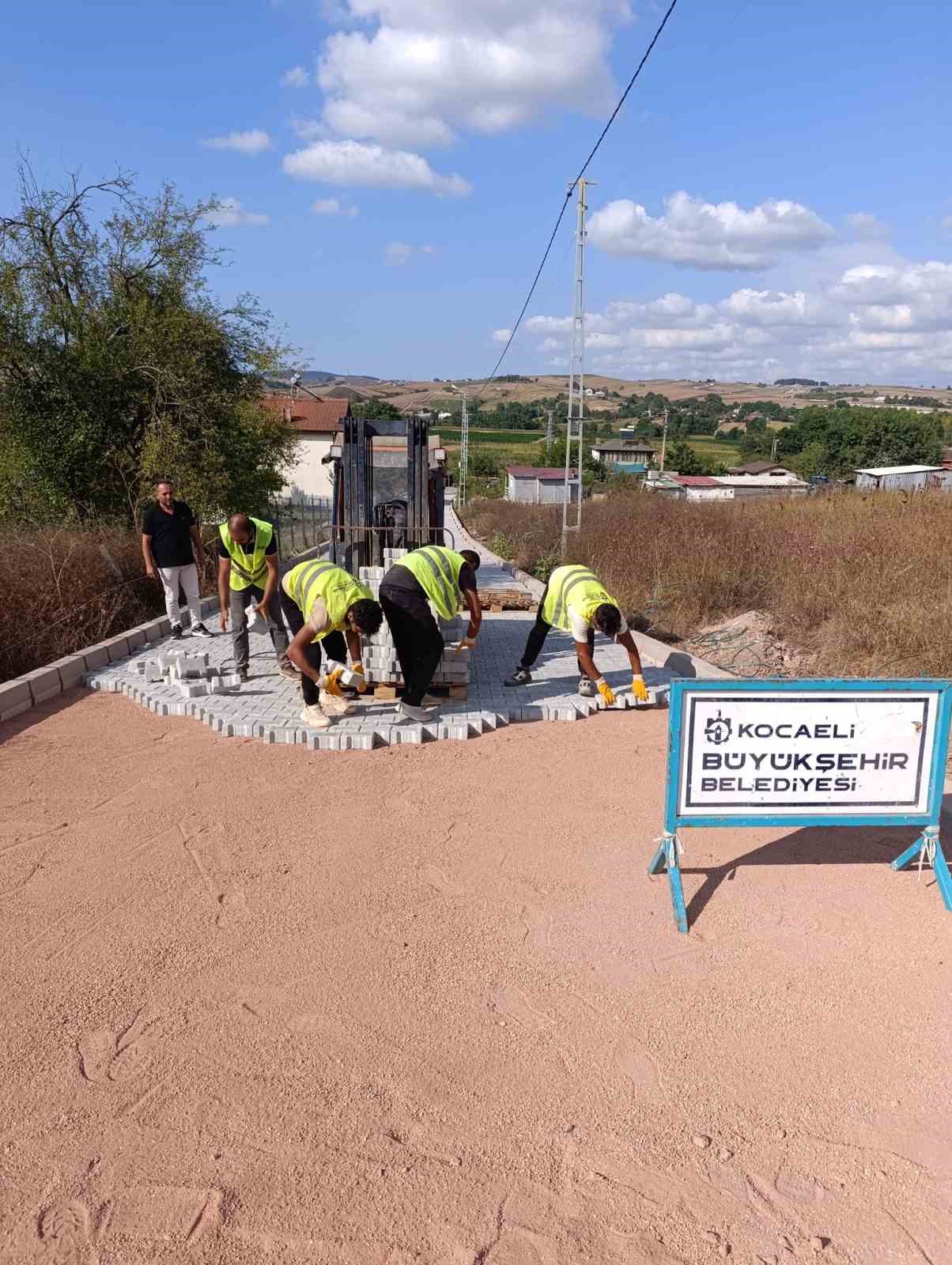 Kocaeli’de kırsal mahalle yolları yenileniyor
