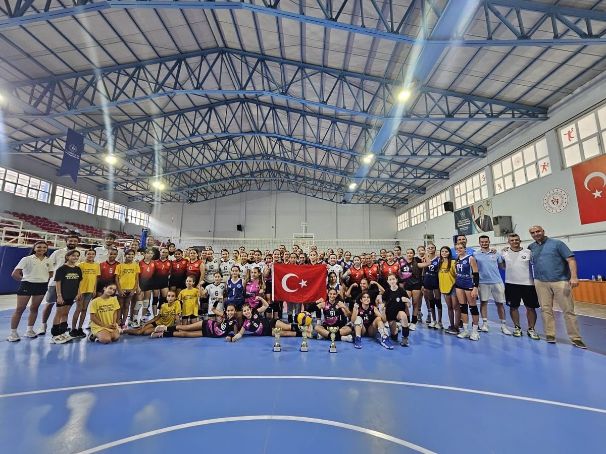 Germencik’te Zafer Kupası Voleybol Turnuvası düzenlendi