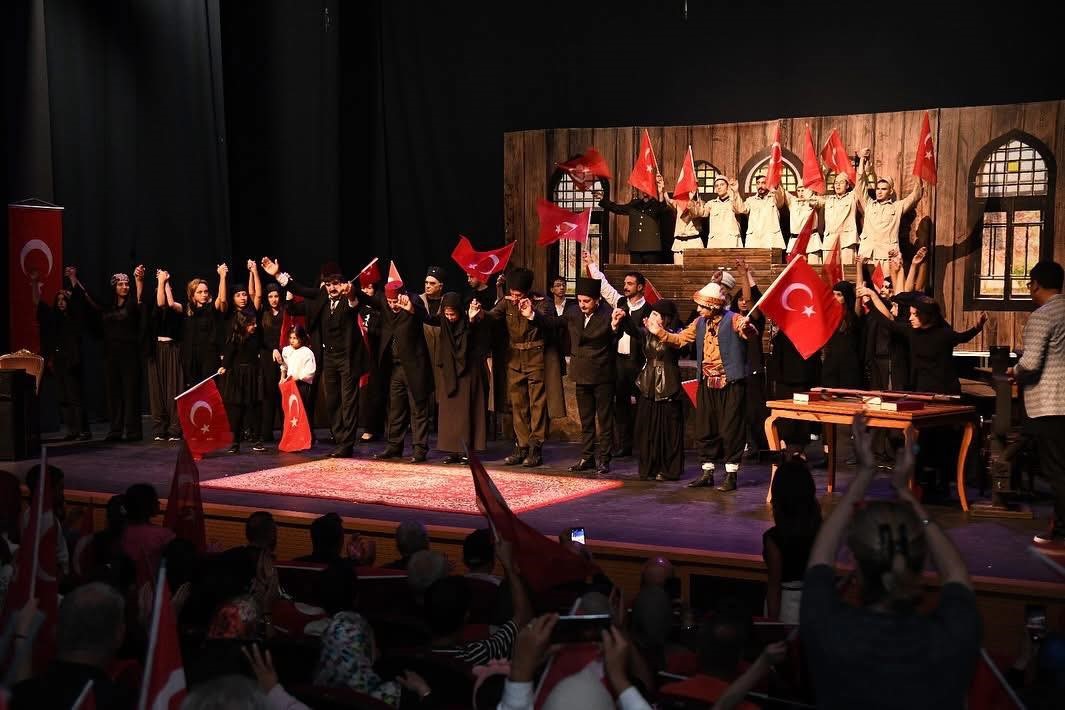 Pursaklar Belediyesi&rsquo;nden Zafer Bayramı i&ccedil;in tiyatro g&ouml;sterisi
