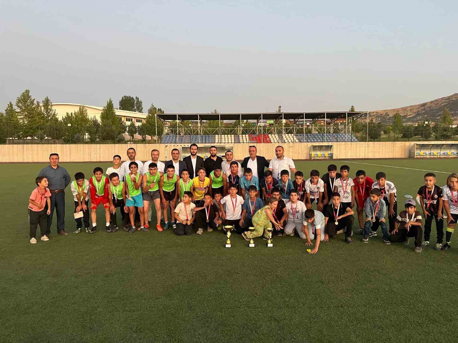 Yaz Kur’an kursu öğrencileri futbol turnuvasında buluştu