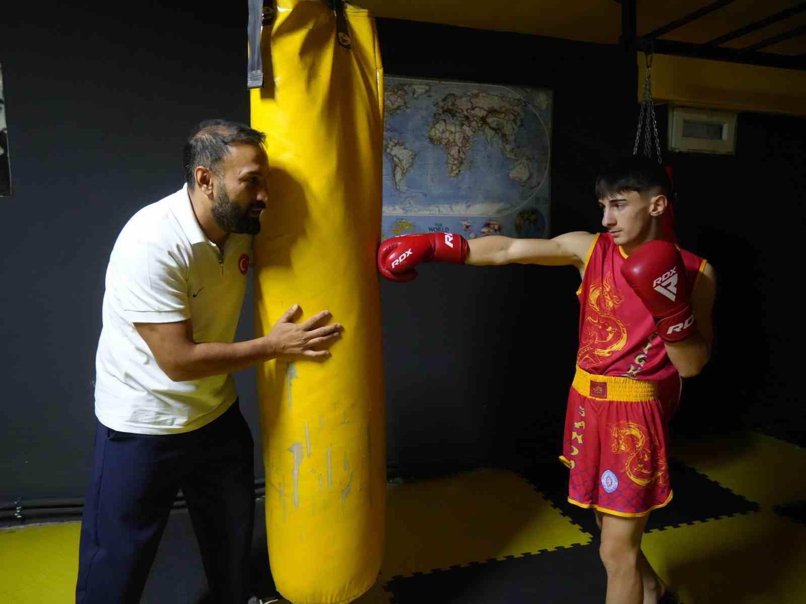 D&uuml;nya Wushu şampiyonalarında 14 yıldır altın madalyaya uzanamayan T&uuml;rkiye, bu yıl iddialı
