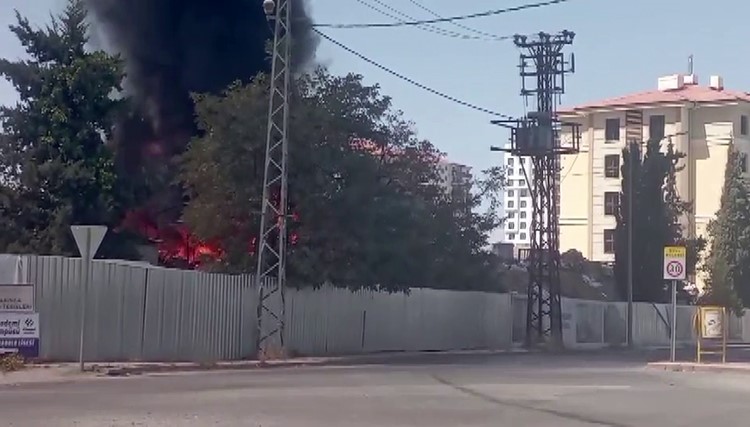 Malatya’da şantiyede korkutan yangın