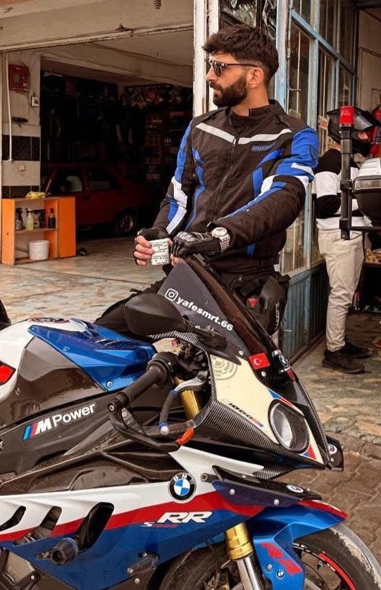 Motosiklet kazasında ağır yaralanan s&uuml;r&uuml;c&uuml; hayatını kaybetti
