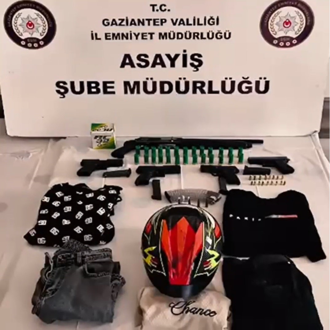 Gaziantep&rsquo;te 1 kişinin hayatını kaybettiği silahlı saldırı kamerada
