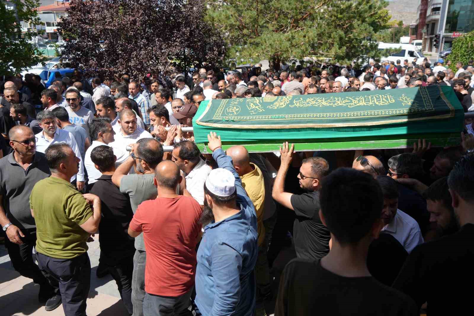 Motosiklet kazasında vefat eden motosiklet camiasının sevilen ismi son yolculuğuna uğurlandı