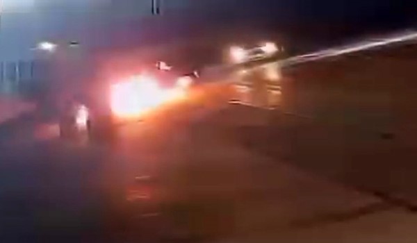 Seyir halindeki otomobil alevlere teslim oldu: O anlar kamerada