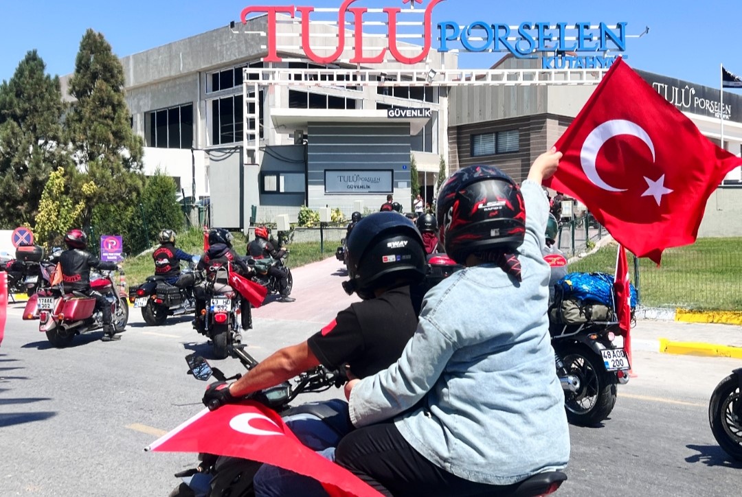 T&uuml;rk Chopper &uuml;yeleri, Zafer Haftası&rsquo;nda K&uuml;tahya&rsquo;da
