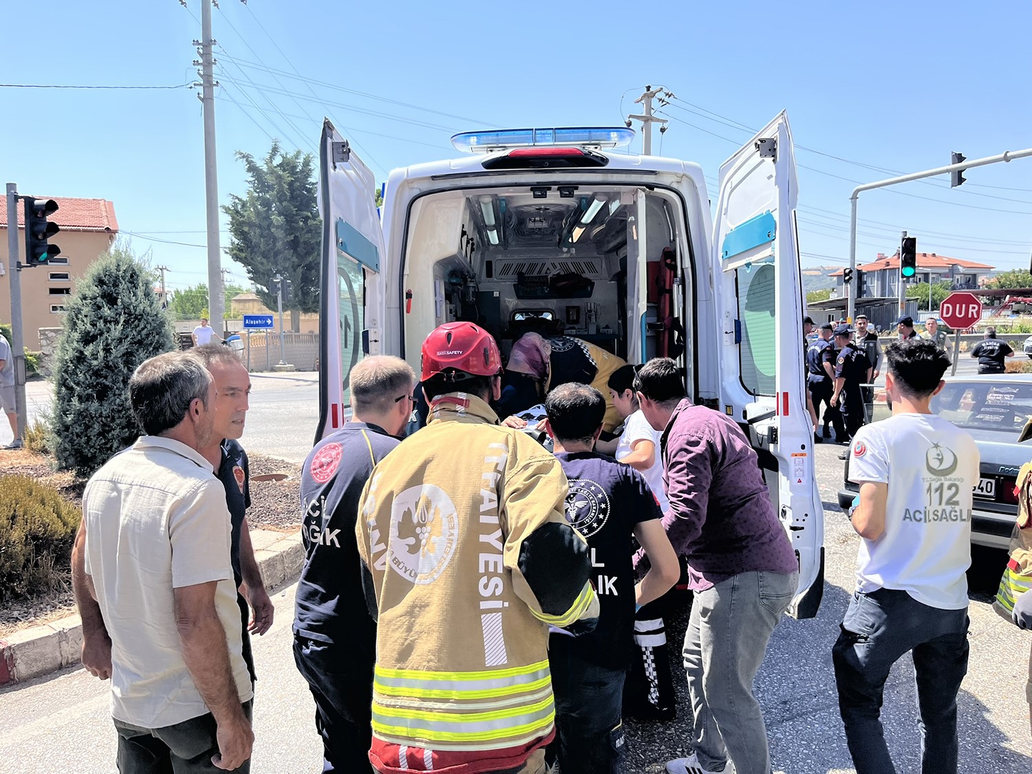 Orman araz&ouml;z&uuml; ile otomobil kavşakta &ccedil;arpıştı: 1 yaralı
