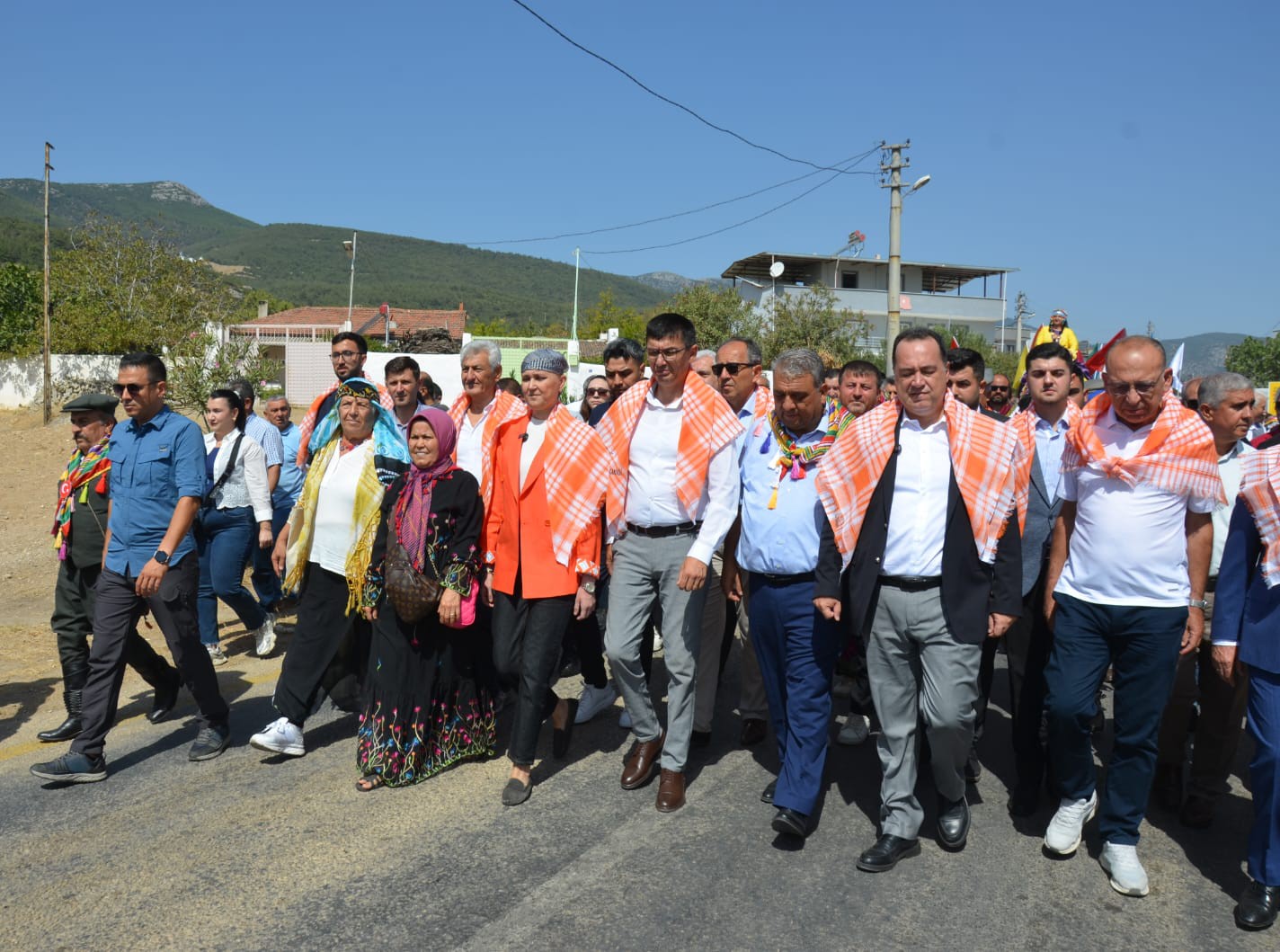 Y&ouml;r&uuml;k k&uuml;lt&uuml;r dernekleri Manisa&rsquo;da buluştu
