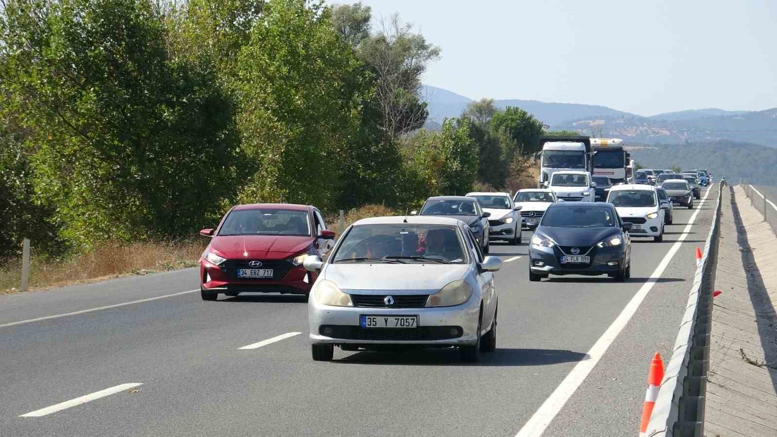 Balıkesir’de yaz tatili bitti, trafik yoğunluğu başladı