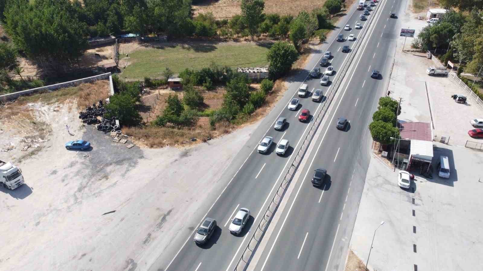 Balıkesir’de yaz tatili bitti, trafik yoğunluğu başladı