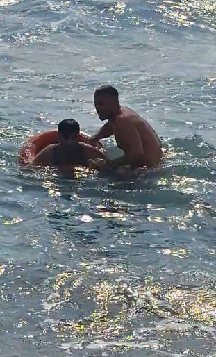 Serinlemek için denize giren 12 yaşındaki çocuk hayatını kaybetti