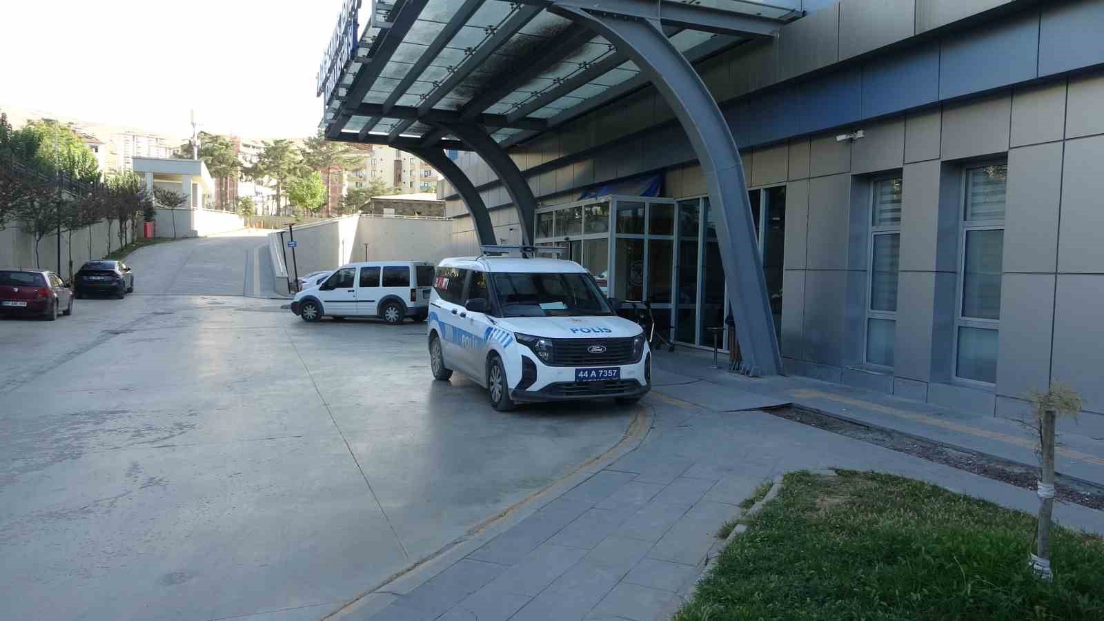 80 yaşındaki hasta hastane odasında &ouml;l&uuml; bulundu
