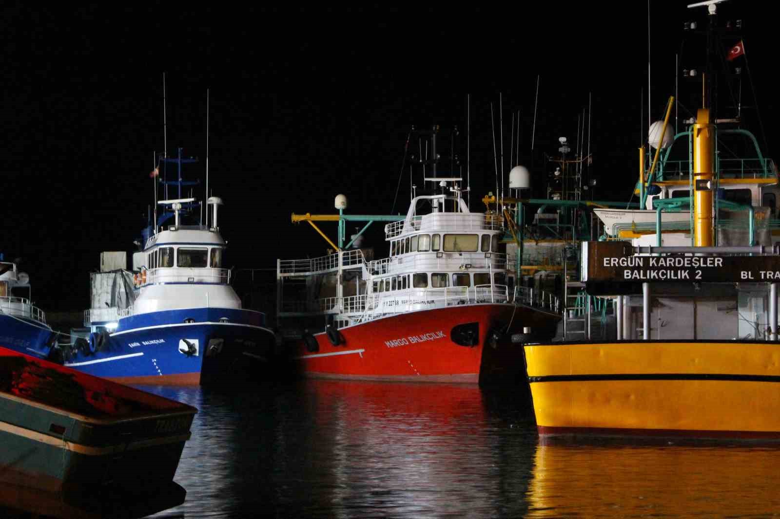 Tarım ve Orman Bakanı Yumaklı: "Su &uuml;r&uuml;nleri sekt&ouml;r&uuml;ndeki &uuml;retimimiz 600 bin tondan y&uuml;zde 60 artışla 1 milyon tonun &uuml;zerine ulaşmış vaziyette"
