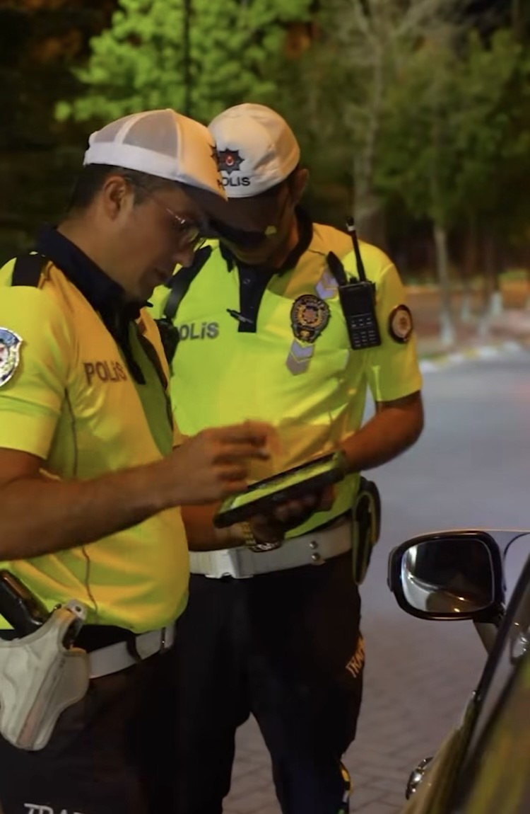 Isparta&rsquo;da polis denetimlerinde 21 aranan şahıs yakalandı
