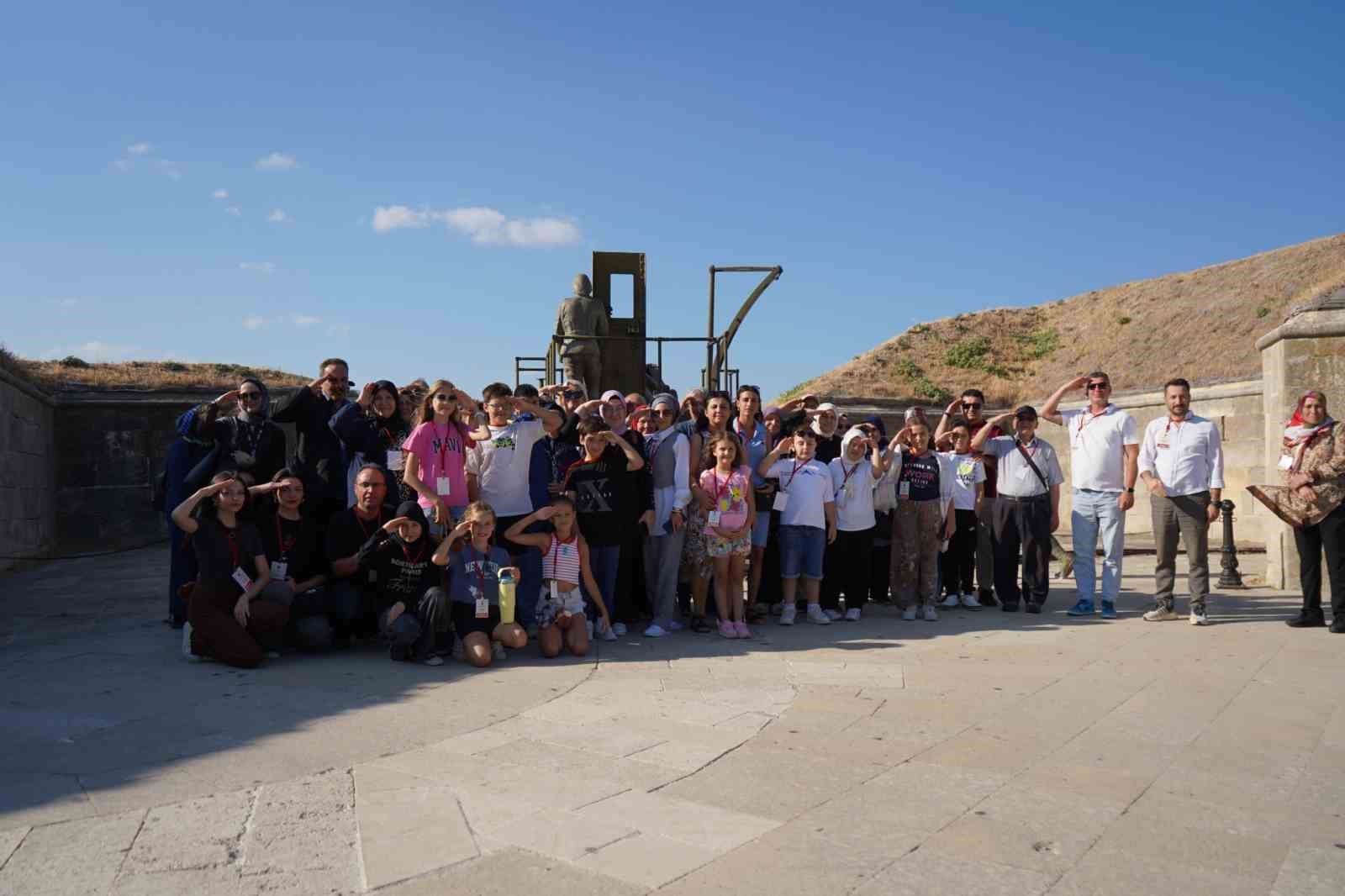 Bilecik Belediyesinden vatandaşlara &Ccedil;anakkale gezisi
