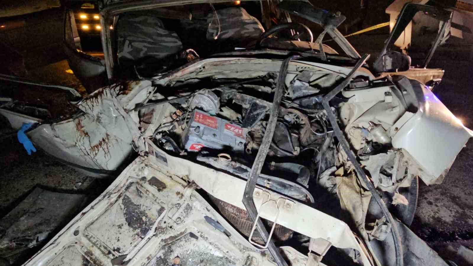 Nazilli&rsquo;de &ccedil;arpışan otomobiller hurdaya d&ouml;nd&uuml;: 8 yaralı
