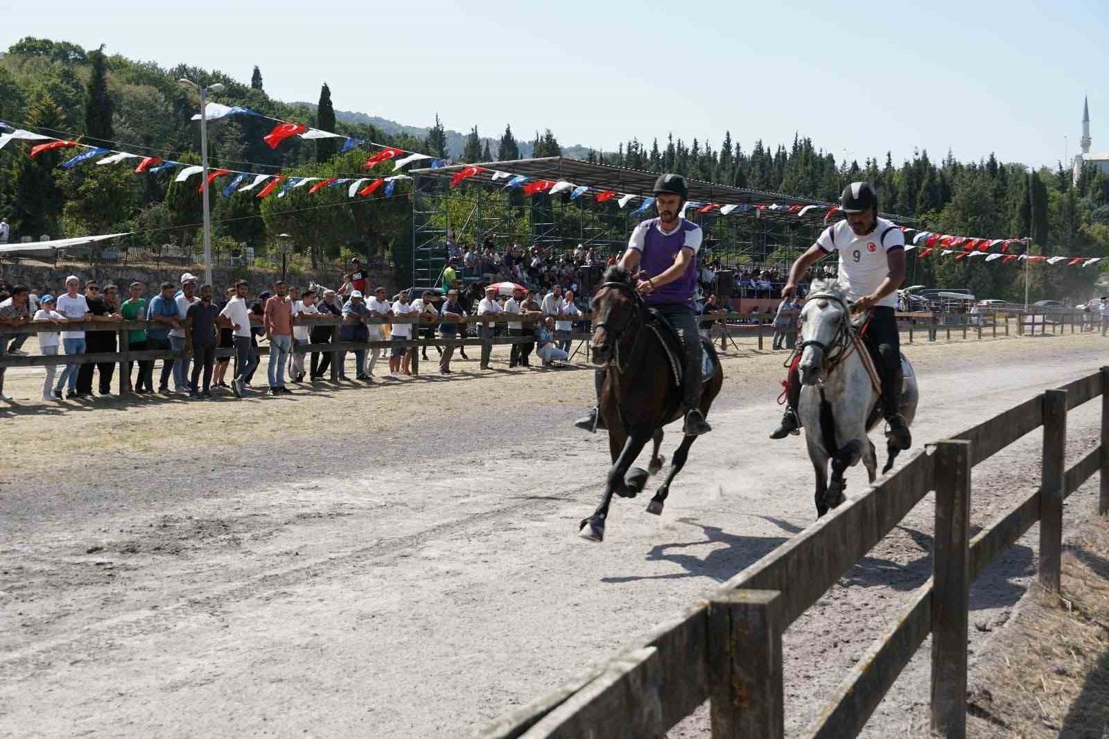 Rahvan atları Gölcük’te birincilik için koştu
