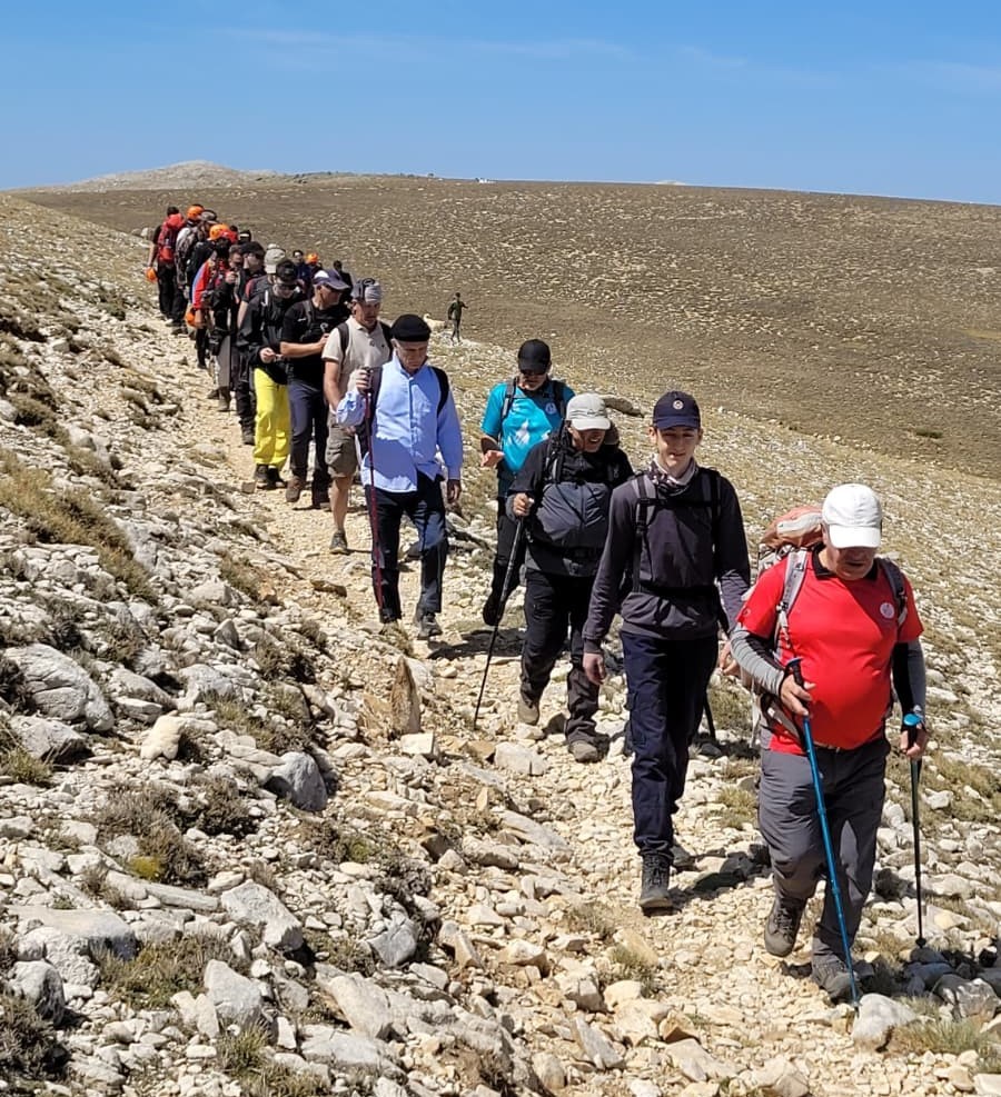 Zaferi zirvede kutladılar