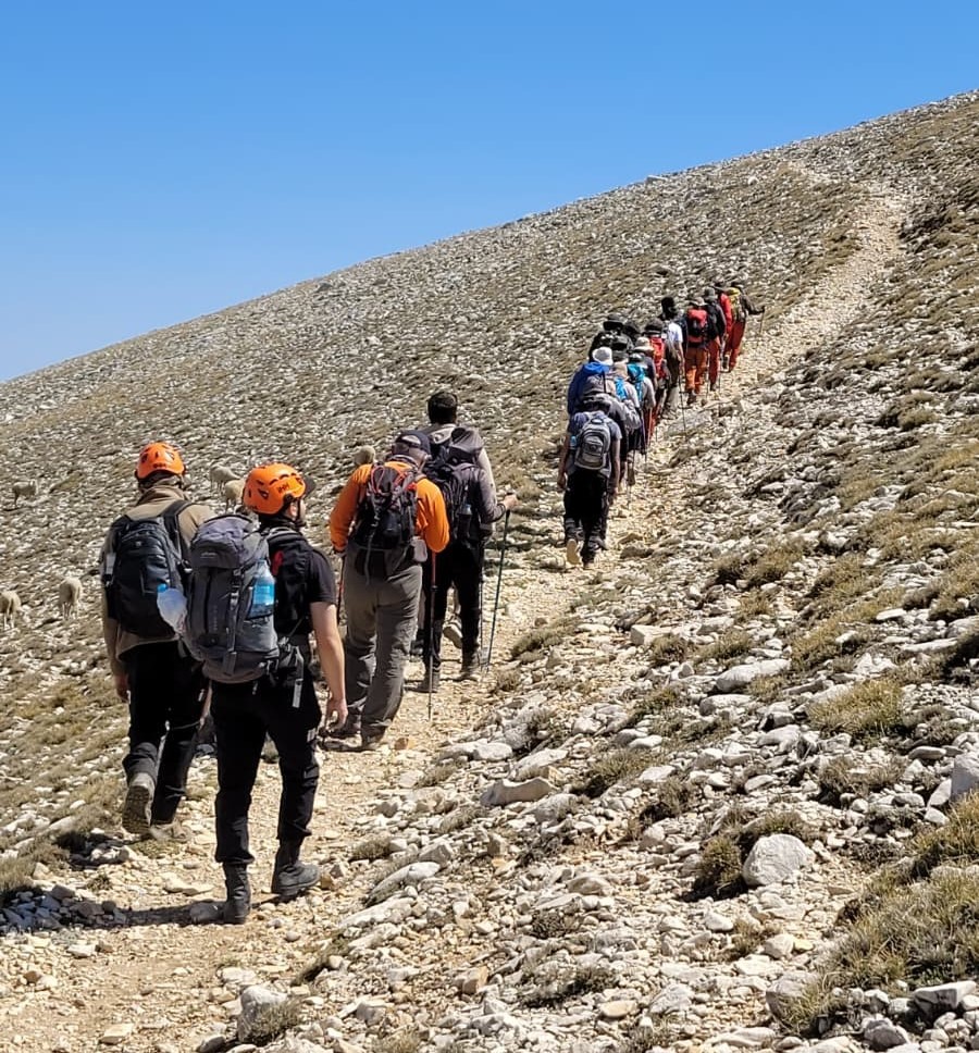 Zaferi zirvede kutladılar
