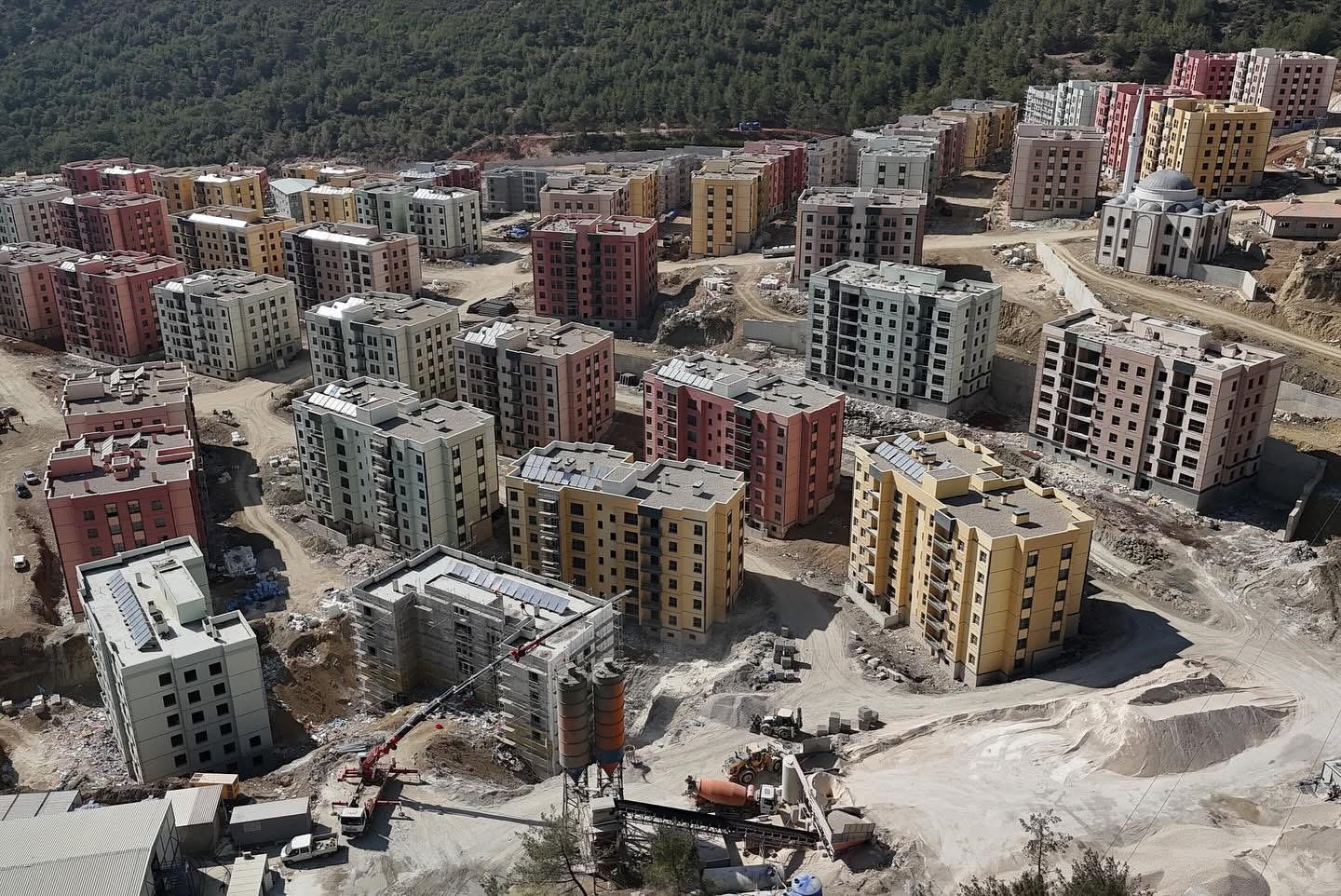 Belen&rsquo;de afet konutlarının teslimi Kasın ayında tamamlanacak
