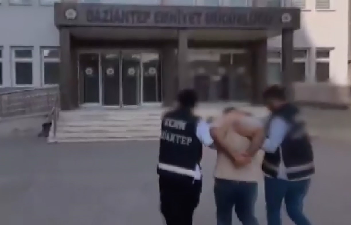 Gaziantep’te 3 tabanca ile 2 adet otomatik av tüfeği ele geçirildi: 1 gözaltı