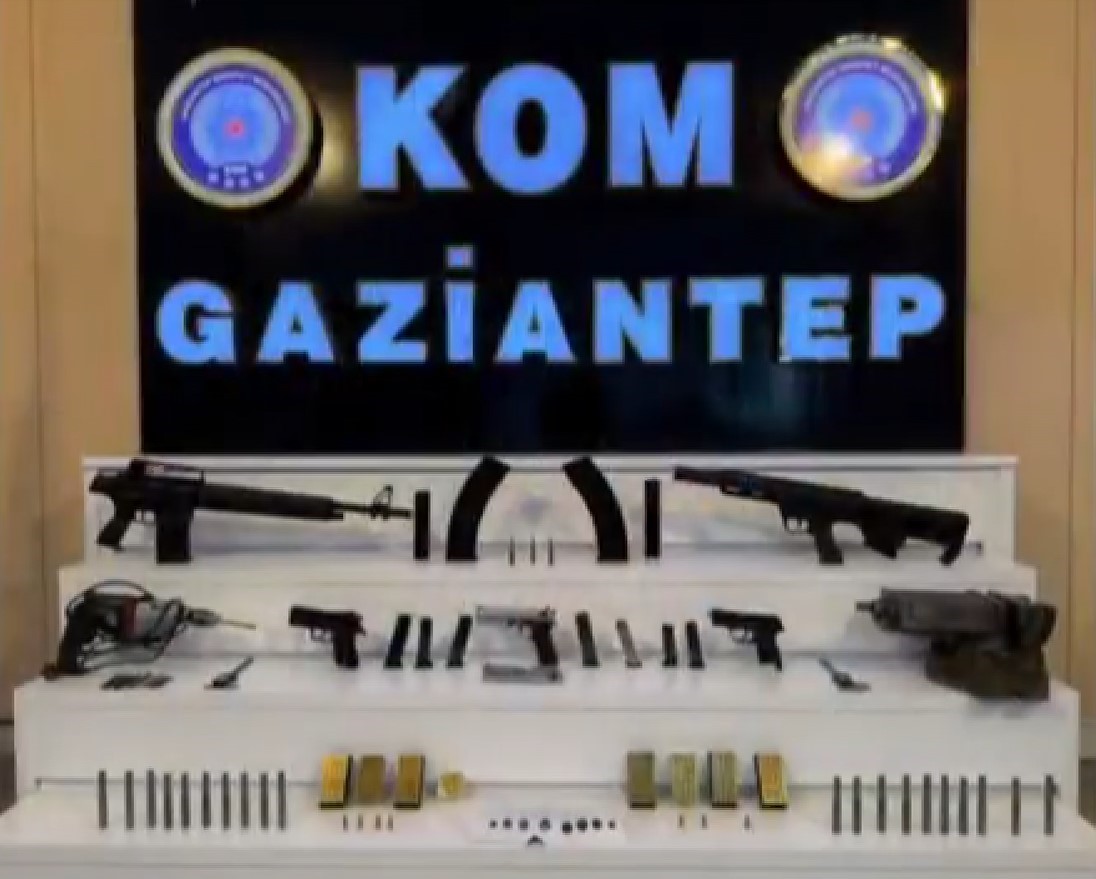 Gaziantep’te 3 tabanca ile 2 adet otomatik av tüfeği ele geçirildi: 1 gözaltı
