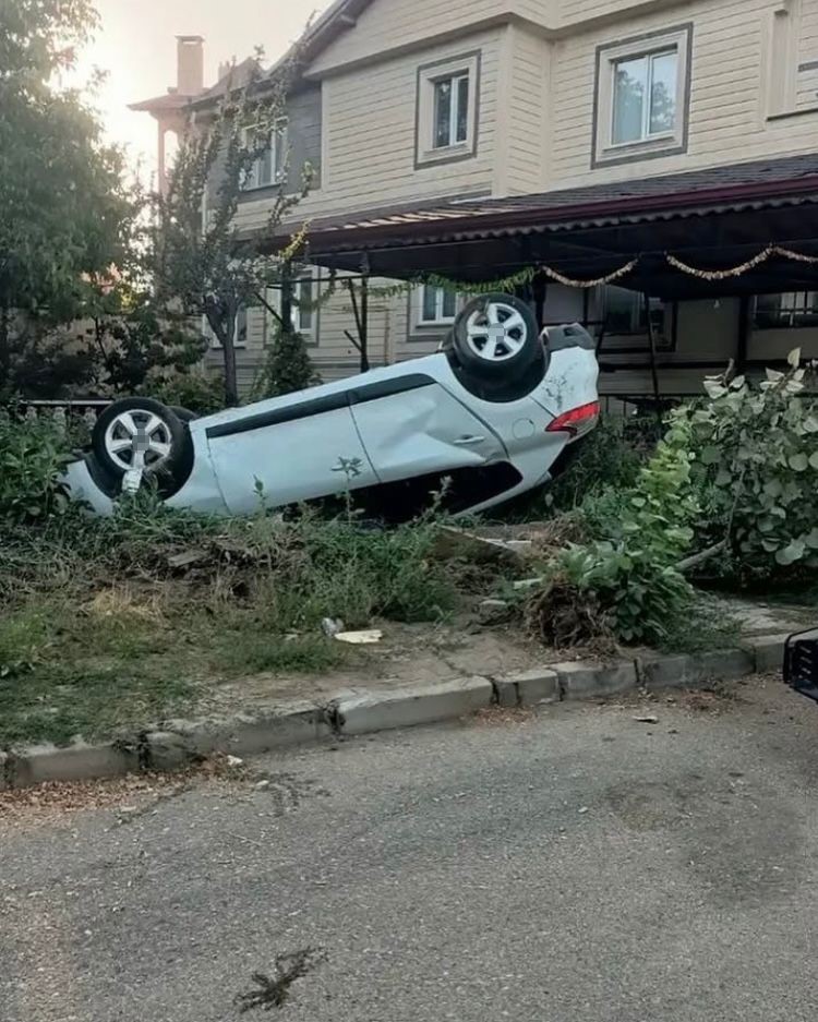 Otomobil takla atı, sürücü kazayı yara almadan atlattı