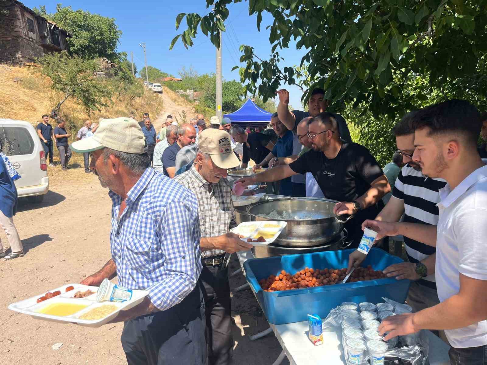 Emet’te asırlık geleneksel "Hayır Yemeği" düzenlendi