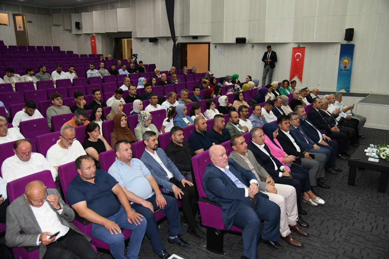 Ahmet Metin Gen&ccedil;: "Trabzon su stresi yaşayan iller arasına girdi, acil &ouml;nlemler almak zorundayız"
