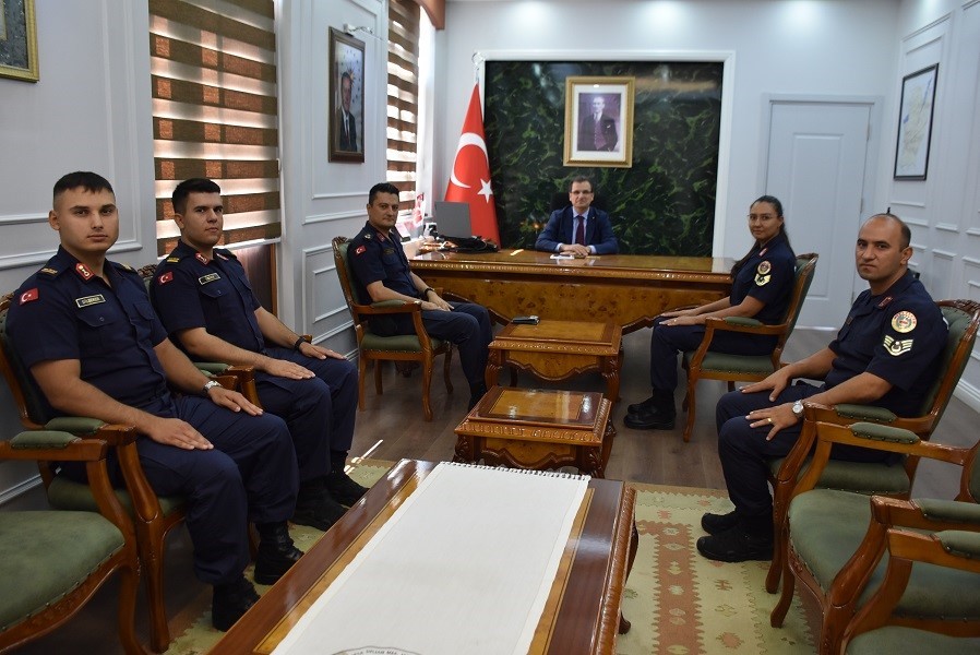 Kaymakam Güldoğan, subay adaylarını makamında ağırladı