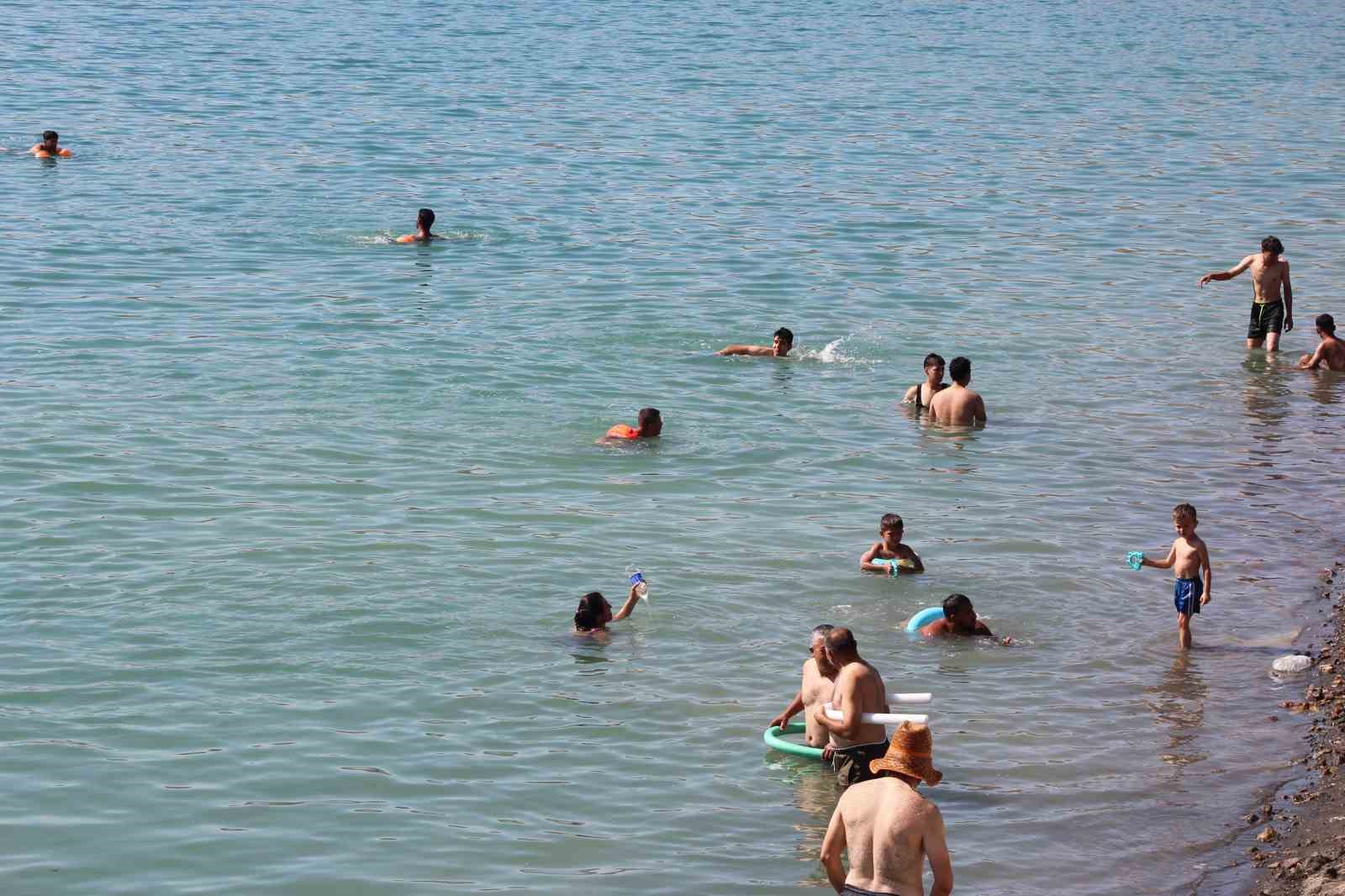 Konya&rsquo;daki Acıg&ouml;l&rsquo;e ziyaret&ccedil;i akını
