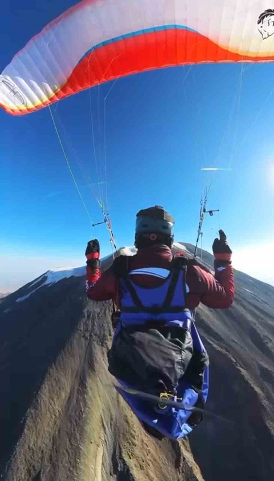 Ağrı Dağı’nda paramotor pilotları tarihi rekor denemesi gerçekleştirdi