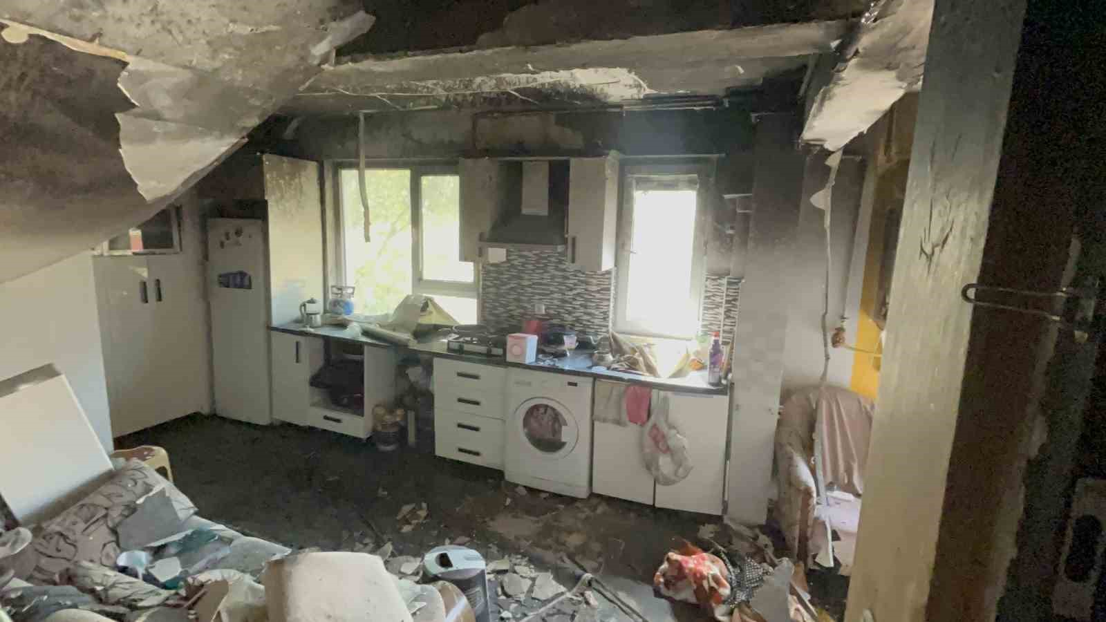 Yakıldığı iddia edilen dairedeki hasar g&ouml;r&uuml;nt&uuml;lendi
