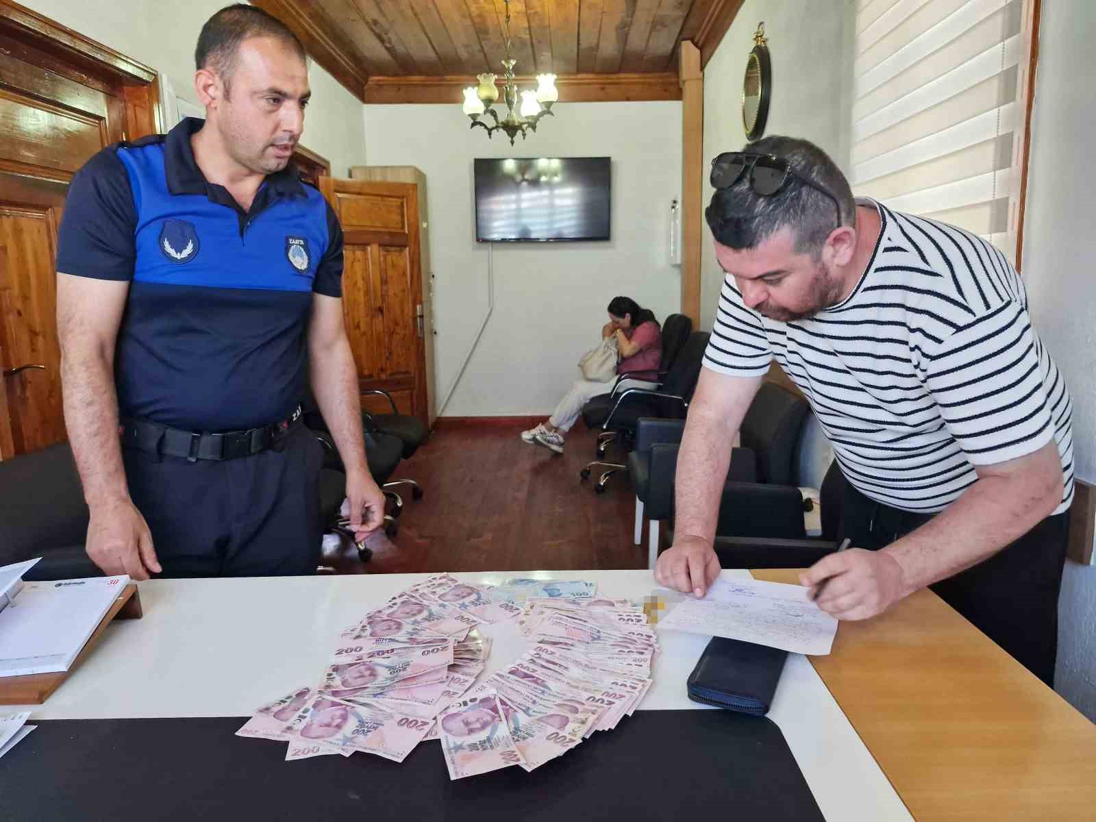 Ankaralı ailenin Konya gezisi unutamayacağı bir iyilikle taçlandı