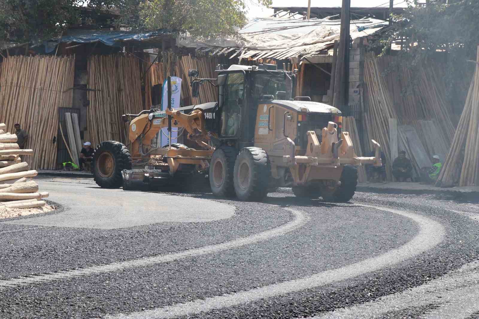 Haliliye&rsquo;de esnafın yol talebi karşılık buldu
