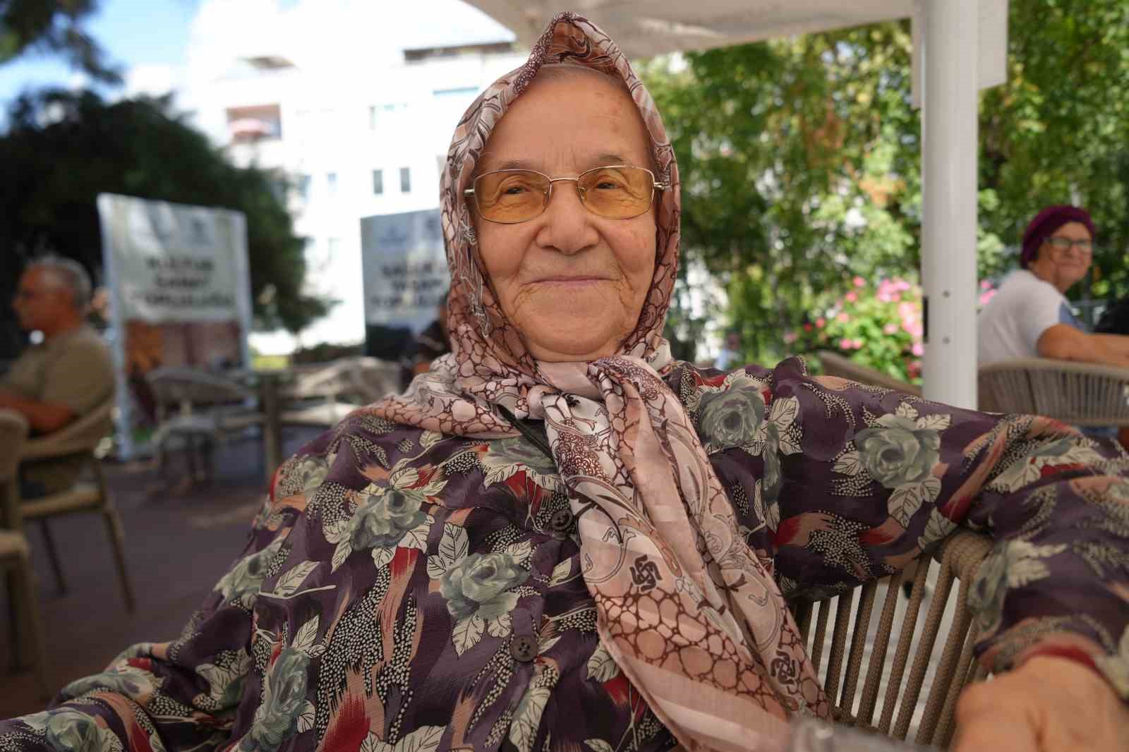 Kocaeli&rsquo;nin "&ccedil;ınarları" ikinci baharlarını kul&uuml;pte yaşıyor
