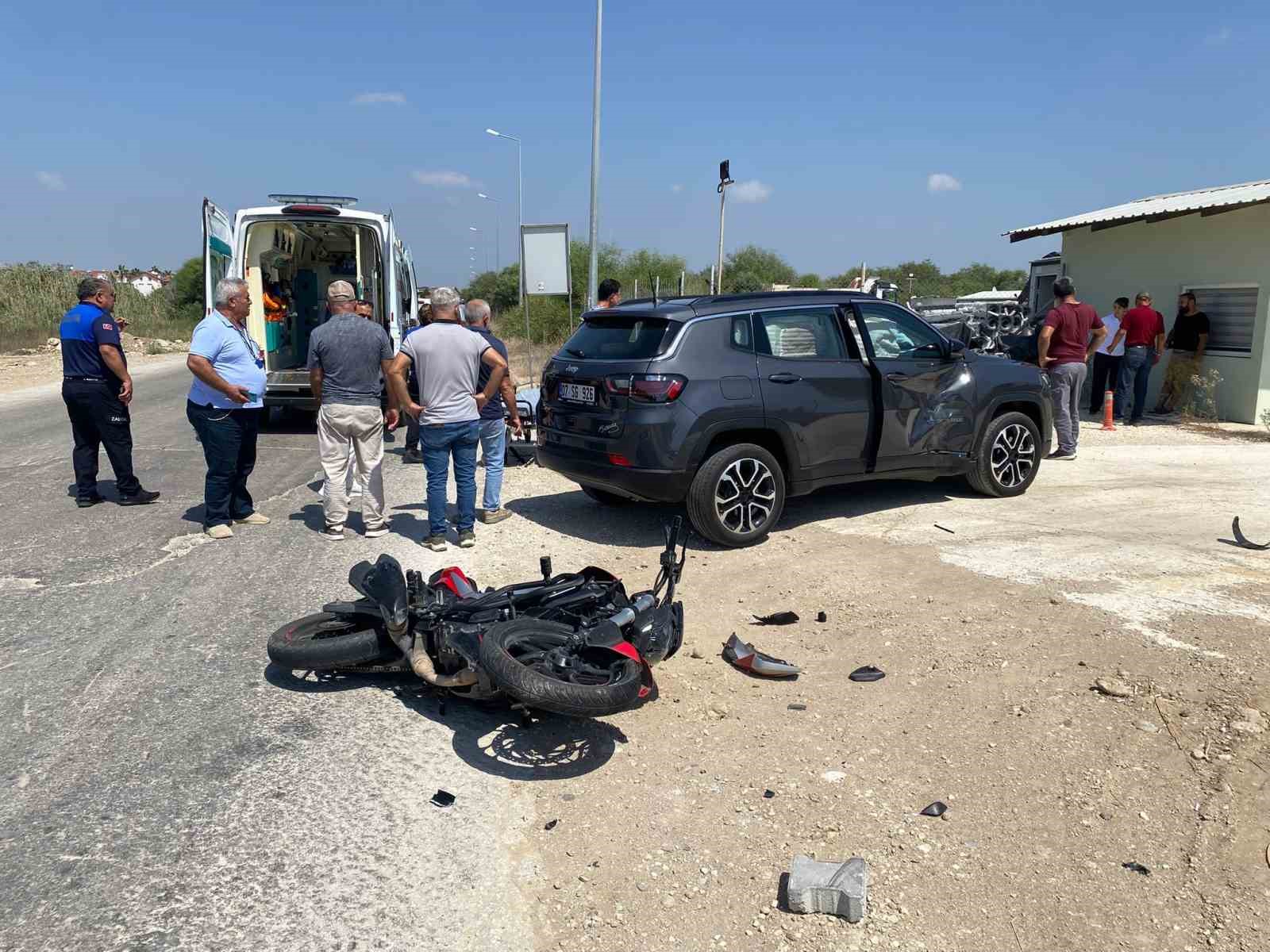 Serik’te cip ile motosiklet çarpıştı: 1 yaralı