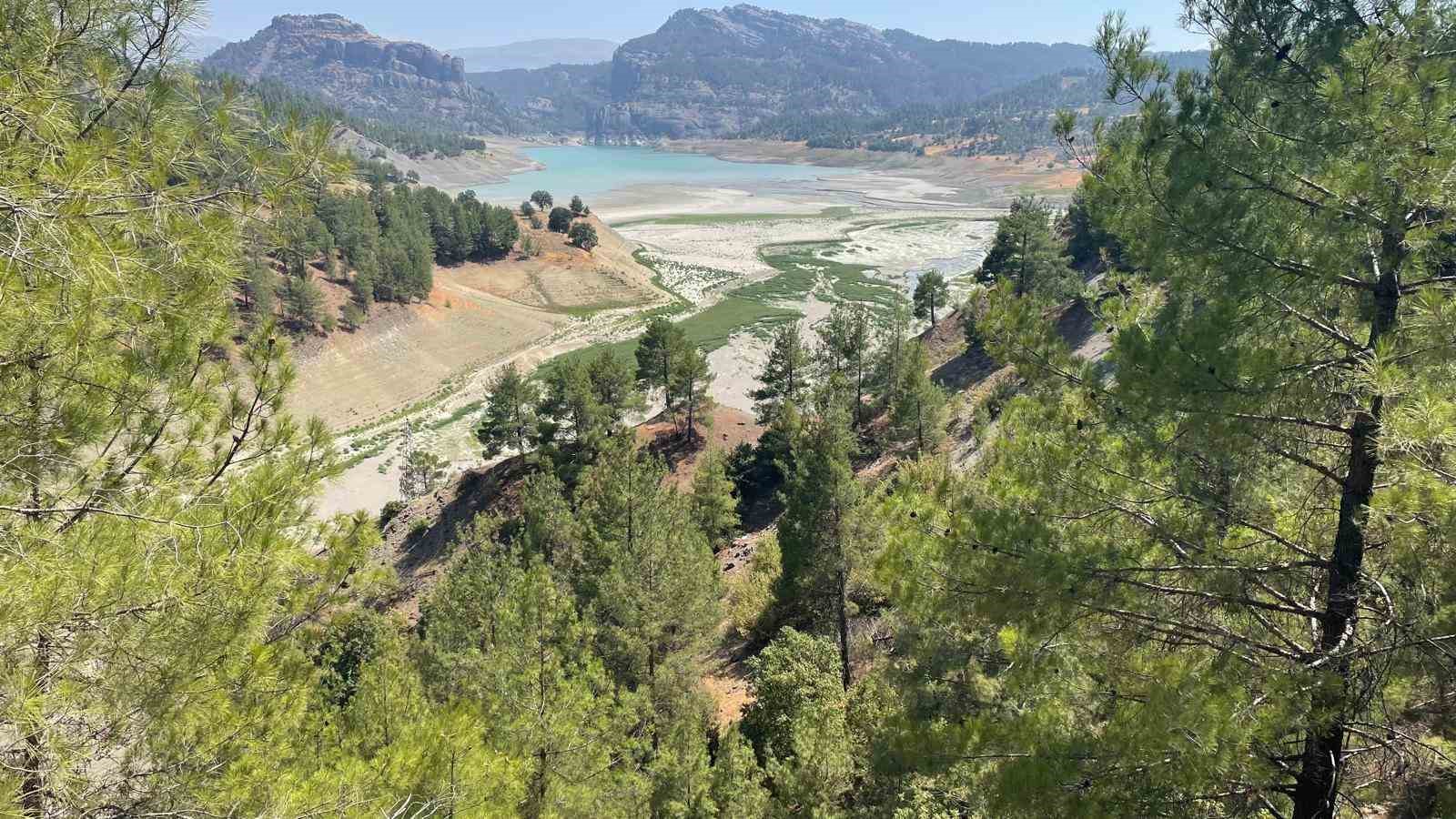 Menzelet Barajı&rsquo;nın doluluk oranı y&uuml;zde 45 seviyelerine geriledi
