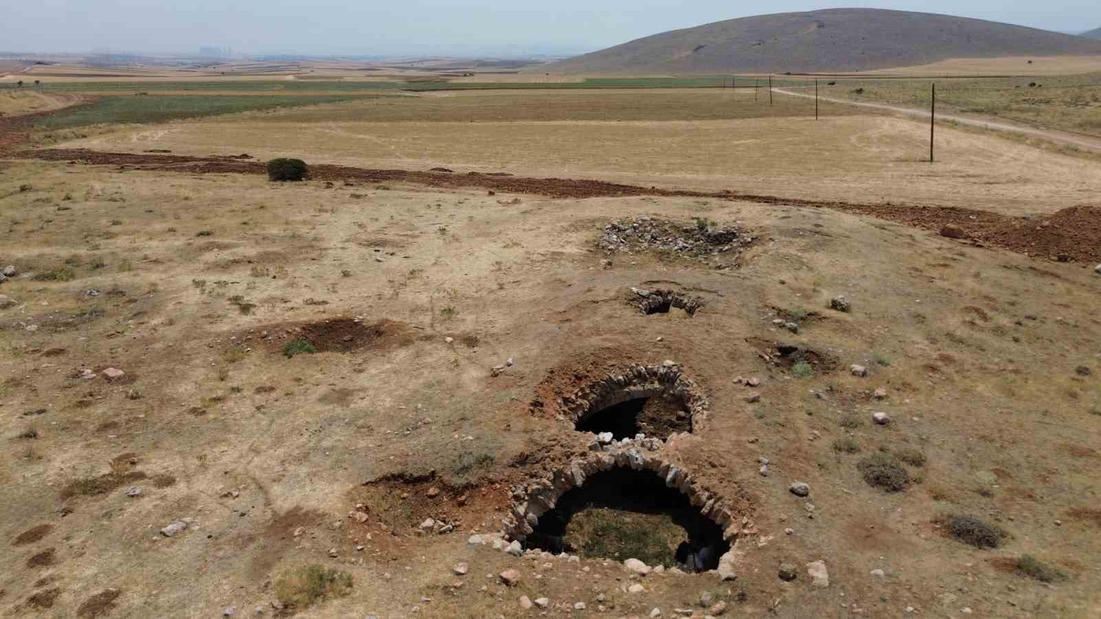 Afşin&rsquo;de &rsquo;Kuru Han&rsquo; zamana direniyor
