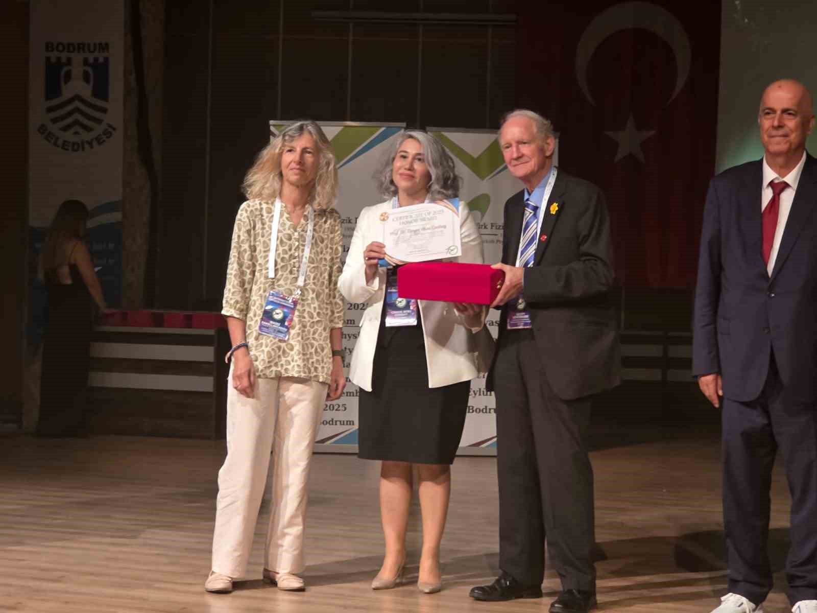 Prof. Dr. Canbay, ‘Onur Ödülü’ne layık görüldü