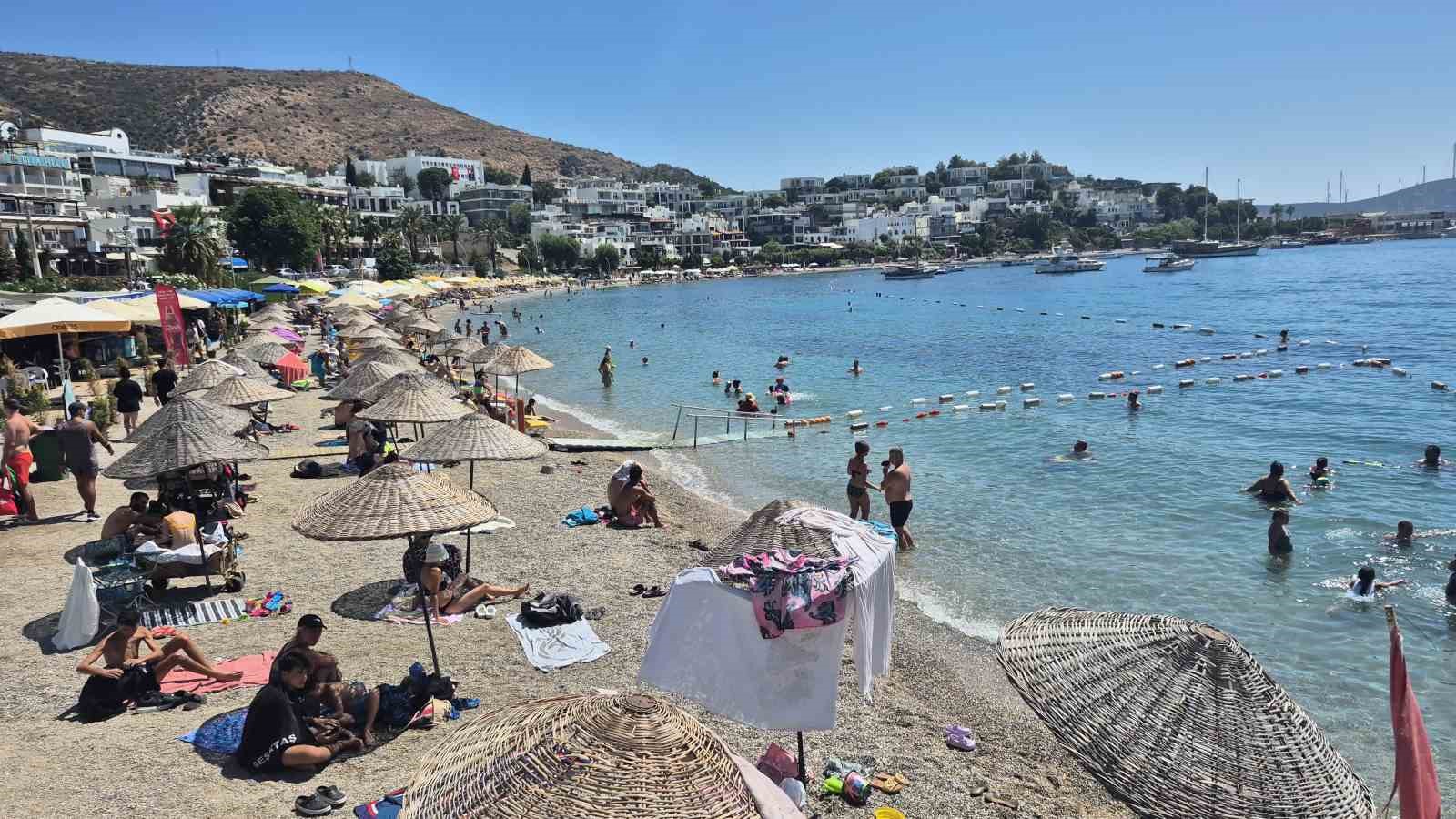 Bodrum&rsquo;a, 2 bin 683 yolcuyla geldi
